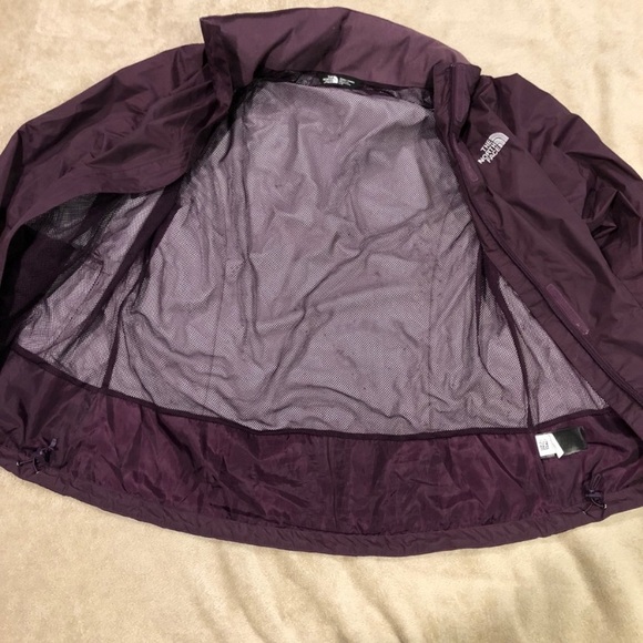 ❌ SOLD ❌ North face rain jacket - Picture 4 of 5
